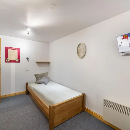 Familial Pour 8 A Le Praz Avec Wifi - Fr-1-568-44 *